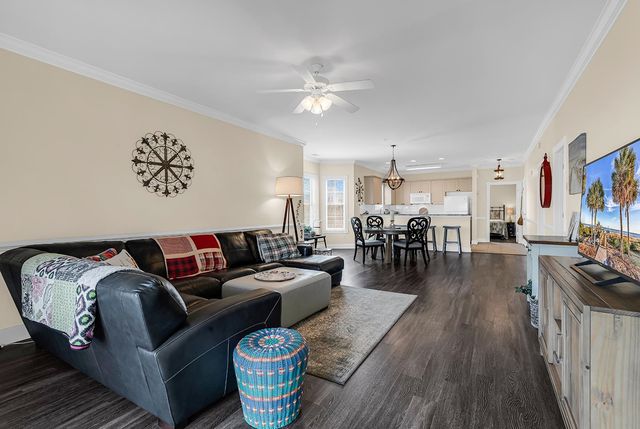 4879 Luster Leaf Cir Apt 305, Myrtle Beach, SC 29577