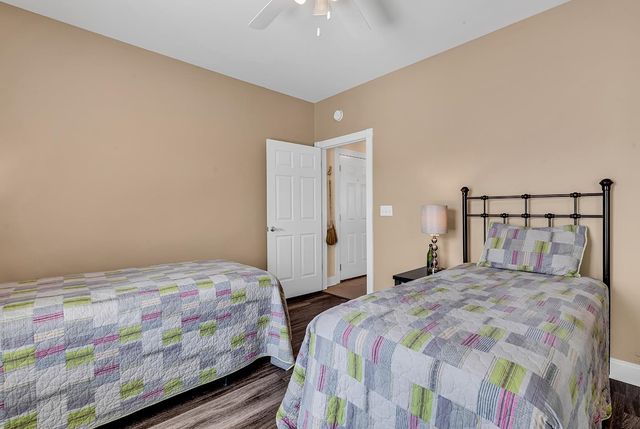 4879 Luster Leaf Cir Apt 305, Myrtle Beach, SC 29577