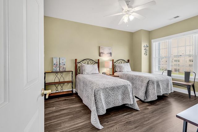 4879 Luster Leaf Cir Apt 305, Myrtle Beach, SC 29577