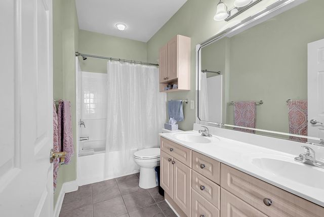 4879 Luster Leaf Cir Apt 305, Myrtle Beach, SC 29577