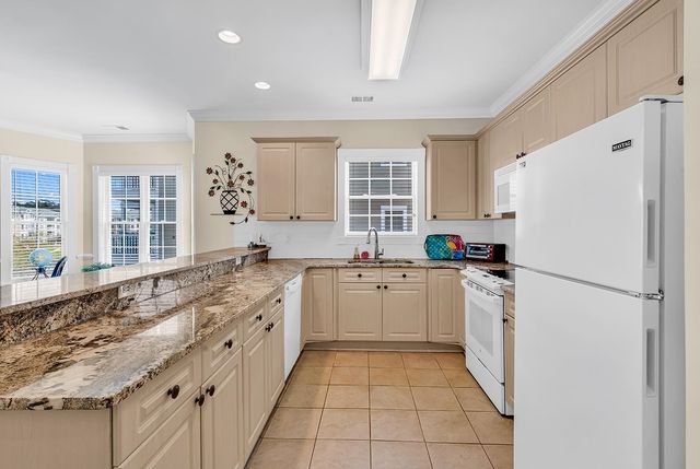 4879 Luster Leaf Cir Apt 305, Myrtle Beach, SC 29577
