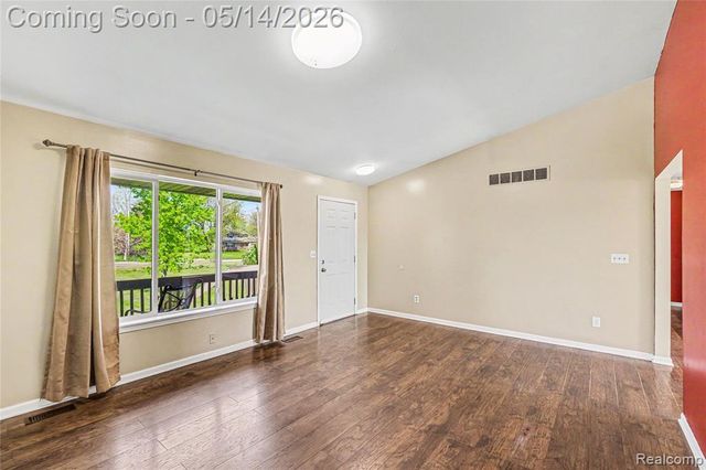 7409 Seymour Road, Swartz Creek, MI 48473