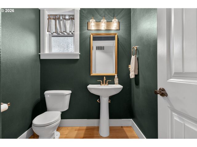 17165 Sw KING RICHARD Ct, Sherwood, OR 97140