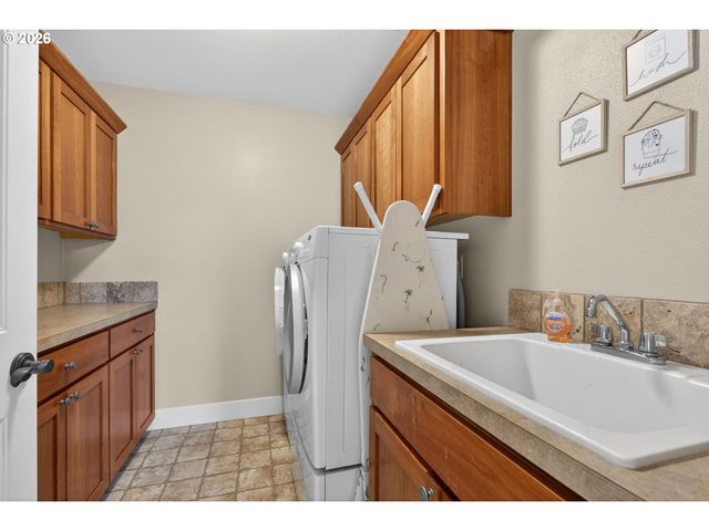 17165 Sw KING RICHARD Ct, Sherwood, OR 97140