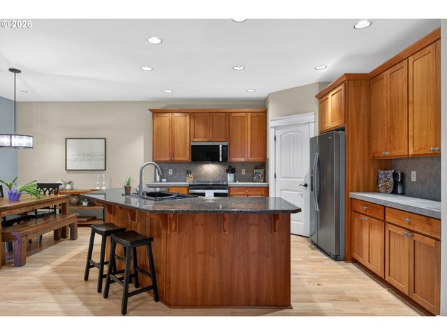 17165 Sw KING RICHARD Ct, Sherwood, OR 97140