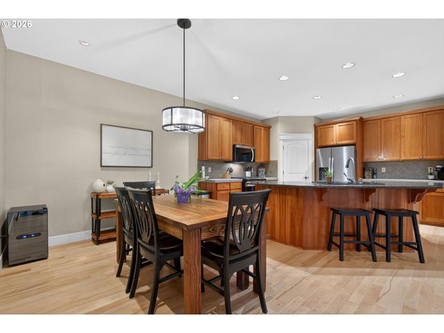 17165 Sw KING RICHARD Ct, Sherwood, OR 97140