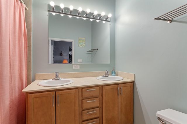 949 N Willard Court 203, Chicago, IL 60642