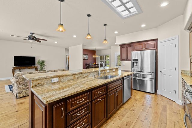 11733 Inverness Way, Auburn, CA 95602