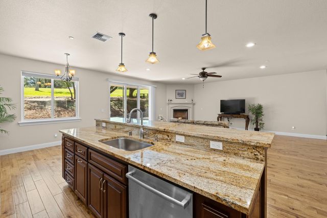 11733 Inverness Way, Auburn, CA 95602
