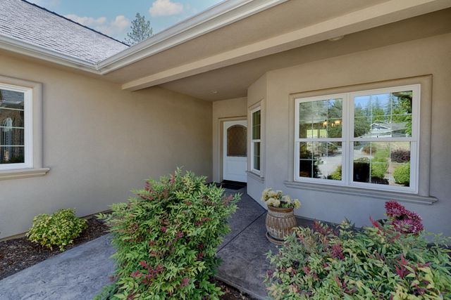 11733 Inverness Way, Auburn, CA 95602