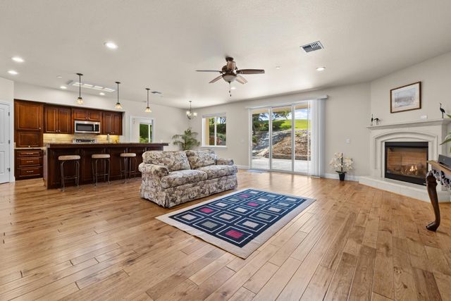 11733 Inverness Way, Auburn, CA 95602
