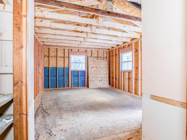 614 8th St, Beaver Falls, PA 15010