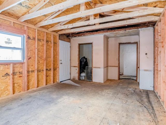 614 8th St, Beaver Falls, PA 15010