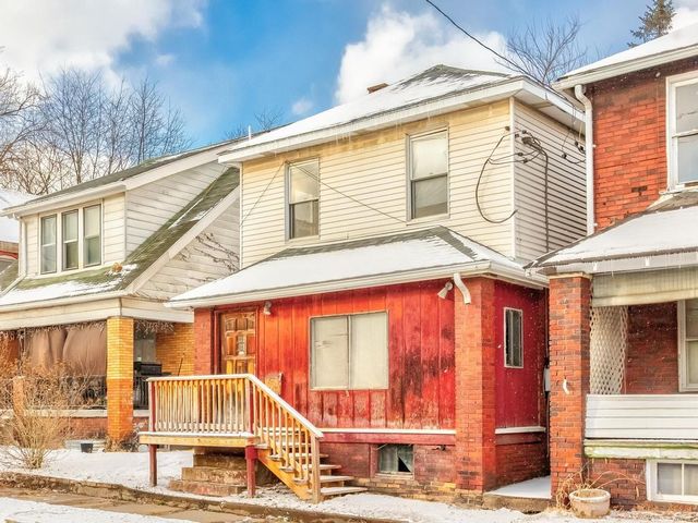 614 8th St, Beaver Falls, PA 15010