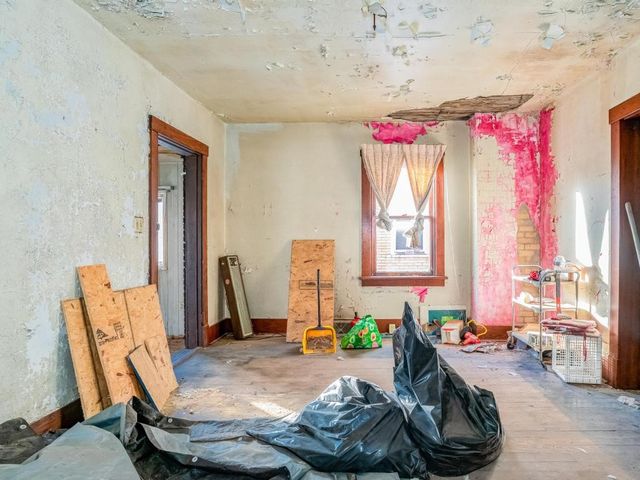 614 8th St, Beaver Falls, PA 15010