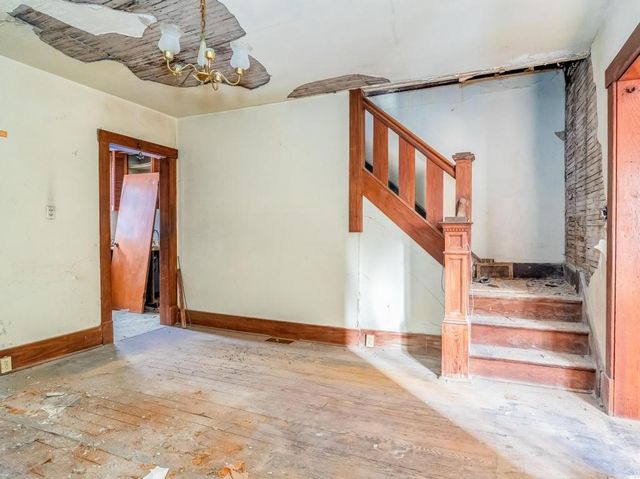 614 8th St, Beaver Falls, PA 15010