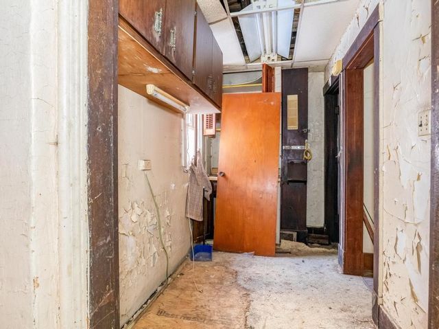 614 8th St, Beaver Falls, PA 15010