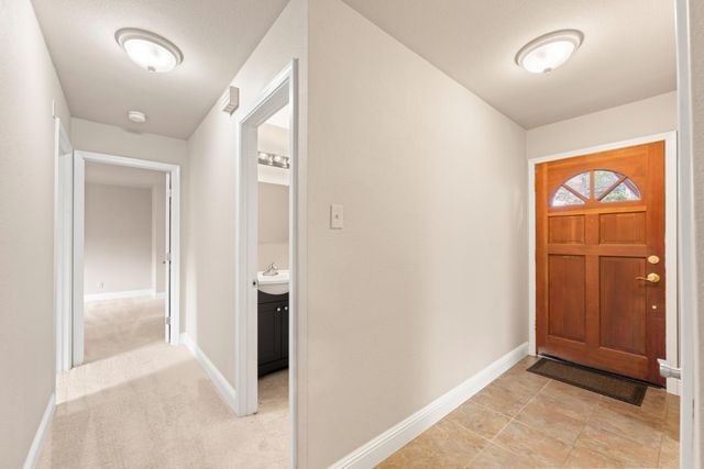 11389 Torrey Pines Dr, Auburn, CA 95602