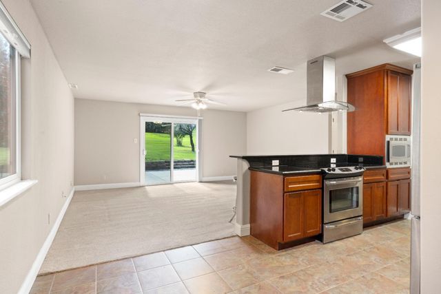 11389 Torrey Pines Dr, Auburn, CA 95602