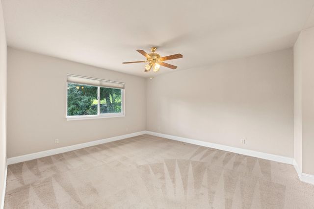 11389 Torrey Pines Dr, Auburn, CA 95602