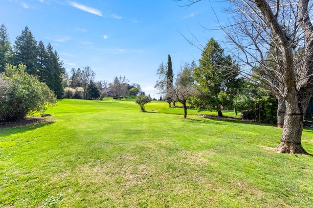 11389 Torrey Pines Dr, Auburn, CA 95602