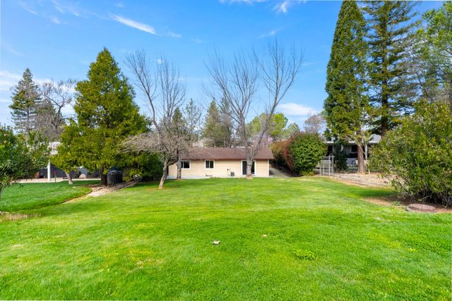 11389 Torrey Pines Dr, Auburn, CA 95602