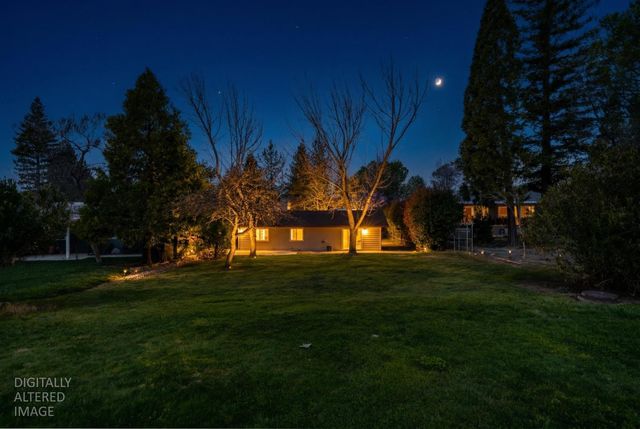 11389 Torrey Pines Dr, Auburn, CA 95602