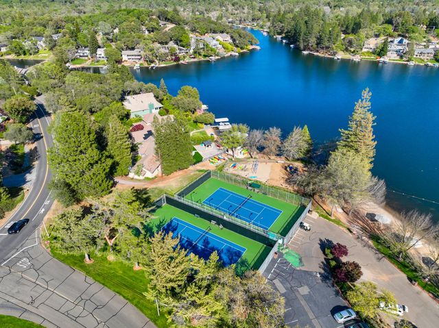 11389 Torrey Pines Dr, Auburn, CA 95602