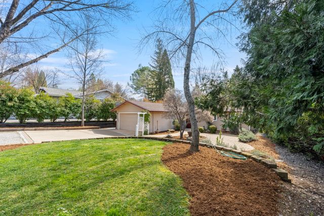 11389 Torrey Pines Dr, Auburn, CA 95602