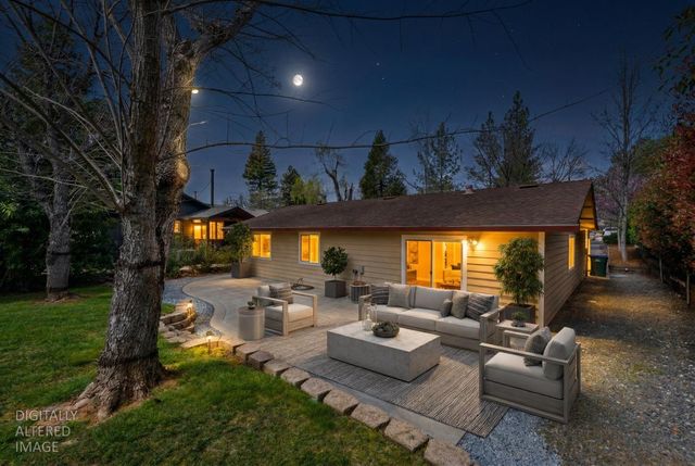 11389 Torrey Pines Dr, Auburn, CA 95602