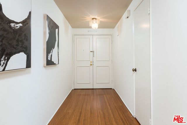 8455 Fountain Avenue 302, West Hollywood, CA 90069