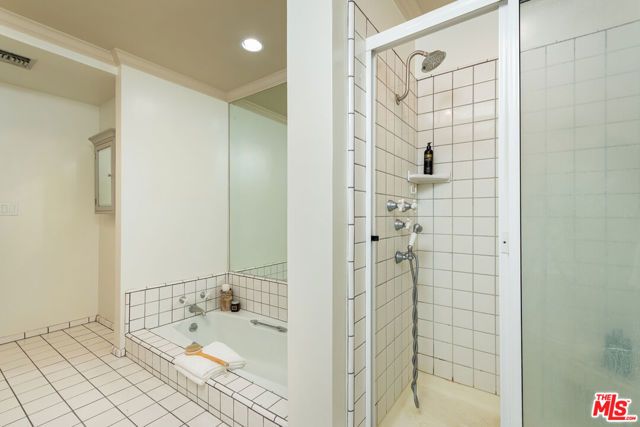 8455 Fountain Avenue 302, West Hollywood, CA 90069