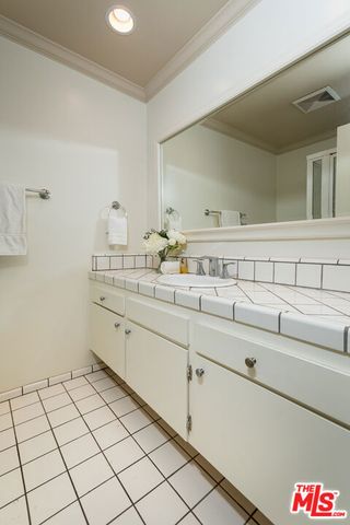 8455 Fountain Avenue 302, West Hollywood, CA 90069