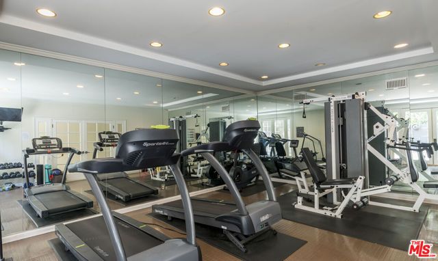 8455 Fountain Avenue 302, West Hollywood, CA 90069