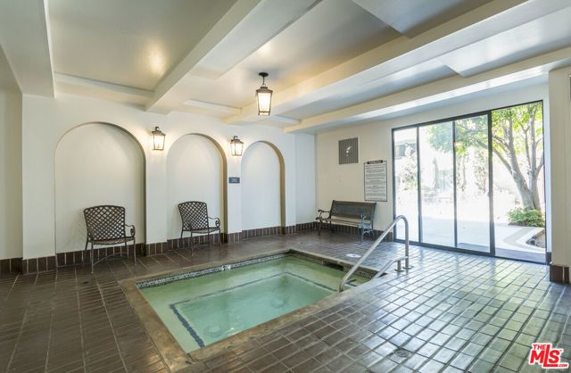 8455 Fountain Avenue 302, West Hollywood, CA 90069
