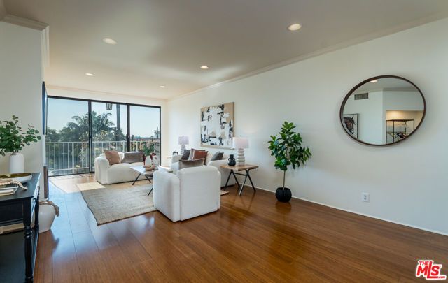 8455 Fountain Avenue 302, West Hollywood, CA 90069