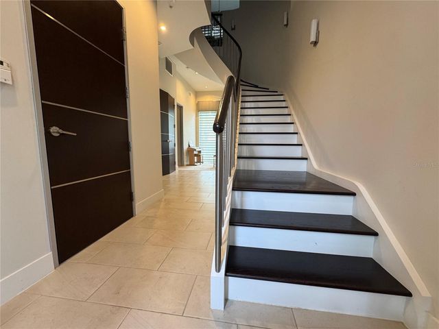 239 COSMOPOLITAN COURT, Sarasota, FL 34236