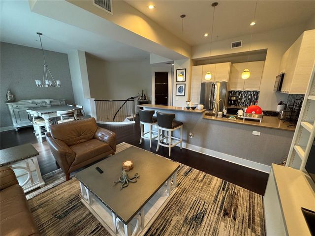 239 COSMOPOLITAN COURT, Sarasota, FL 34236