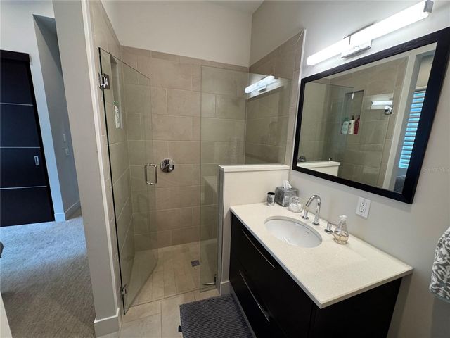 239 COSMOPOLITAN COURT, Sarasota, FL 34236