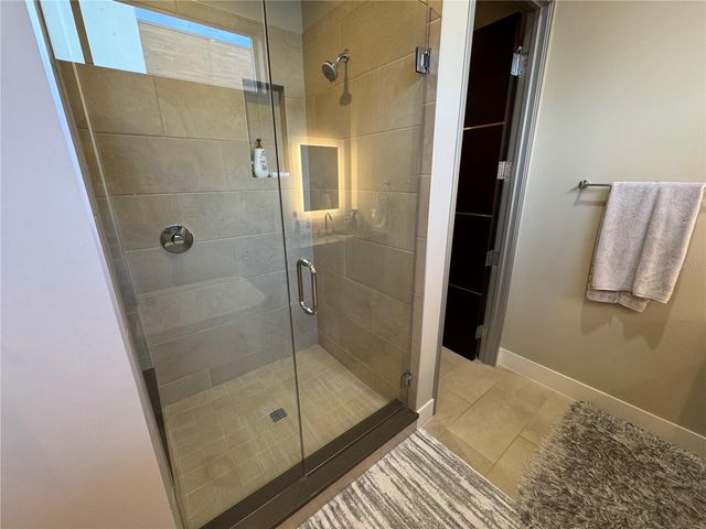 239 COSMOPOLITAN COURT, Sarasota, FL 34236