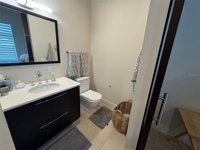 239 COSMOPOLITAN COURT, Sarasota, FL 34236