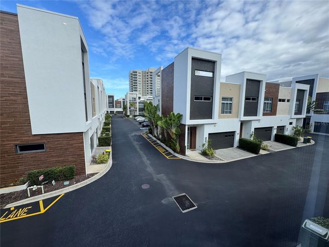 239 COSMOPOLITAN COURT, Sarasota, FL 34236