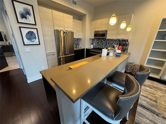 239 COSMOPOLITAN COURT, Sarasota, FL 34236