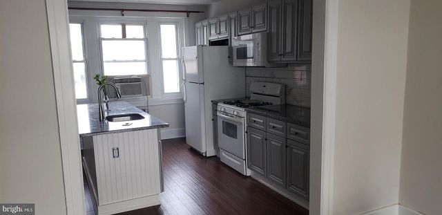 304 S 3RD AVE, West Reading, PA 19611