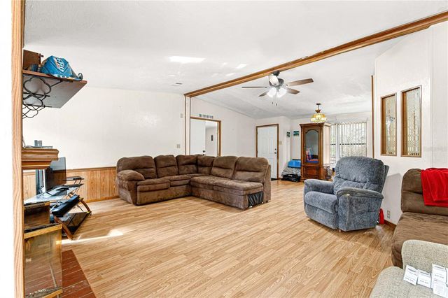 16734 NE 2ND STREET ROAD, Silver Springs, FL 34488