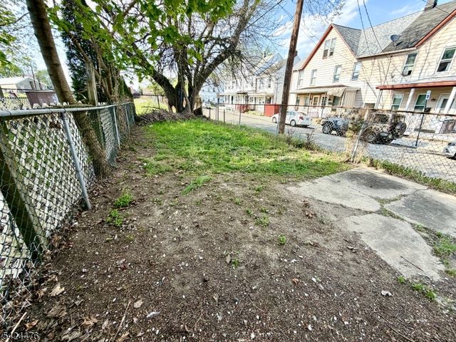 65 Davis St, Phillipsburg Town, NJ 08865