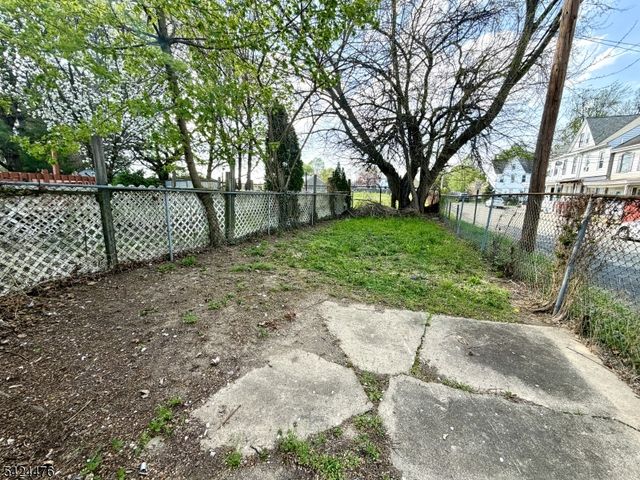 65 Davis St, Phillipsburg Town, NJ 08865