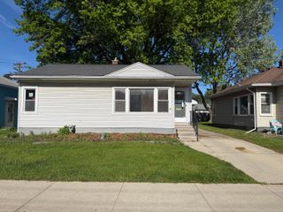 22415 Wilmot Avenue, Eastpointe City, MI 48021