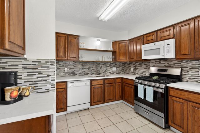 9206 Kirkleigh Street, Spring, TX 77379