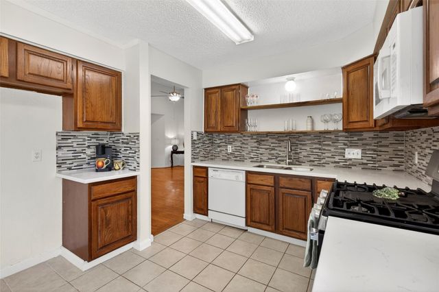 9206 Kirkleigh Street, Spring, TX 77379